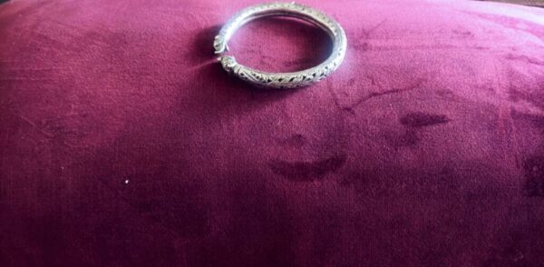 SILVER BANGLE-CHANDINII